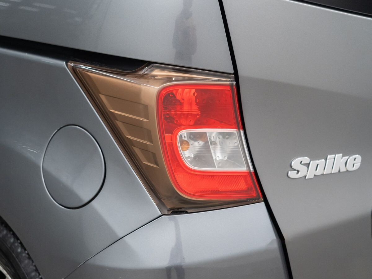 Honda Freed Spike 2011 - фото автомобиля