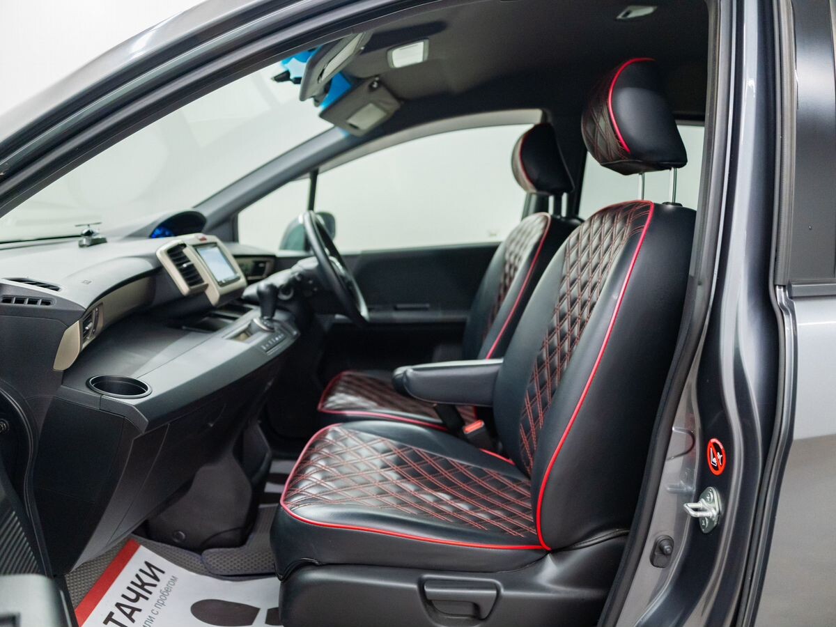 Honda Freed Spike 2011 - фото автомобиля