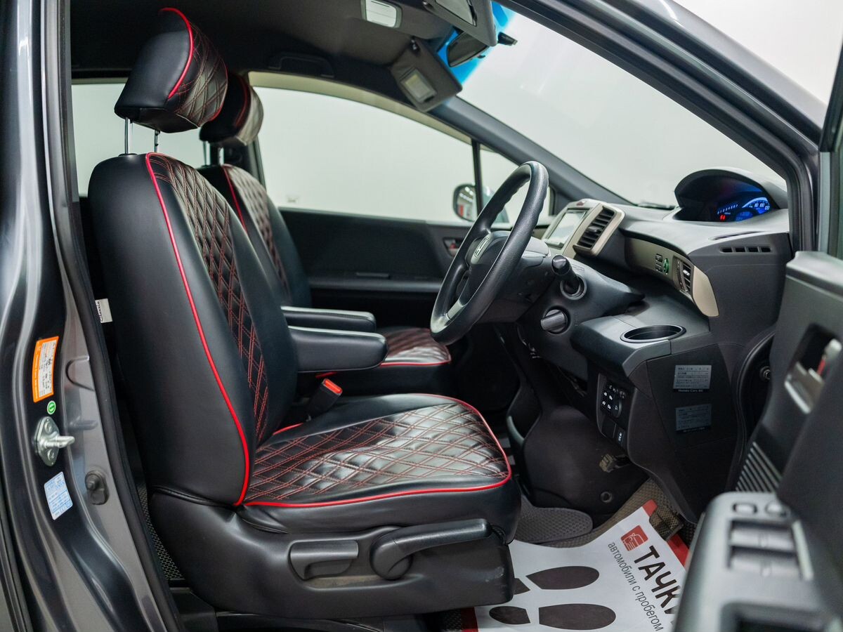 Honda Freed Spike 2011 - фото автомобиля