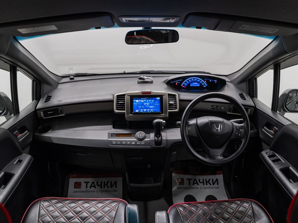 Honda Freed Spike 2011 - фото автомобиля