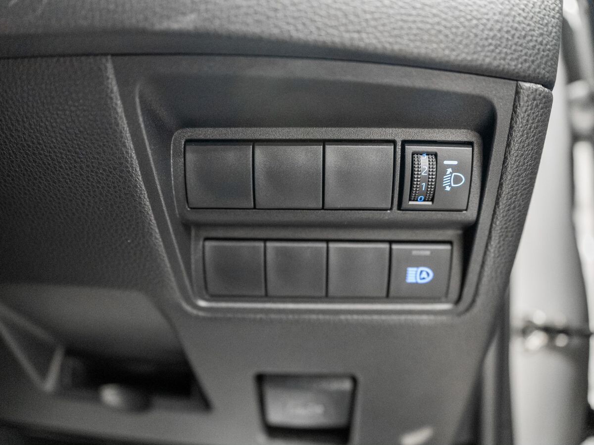 Toyota Yaris 2021 - фото автомобиля