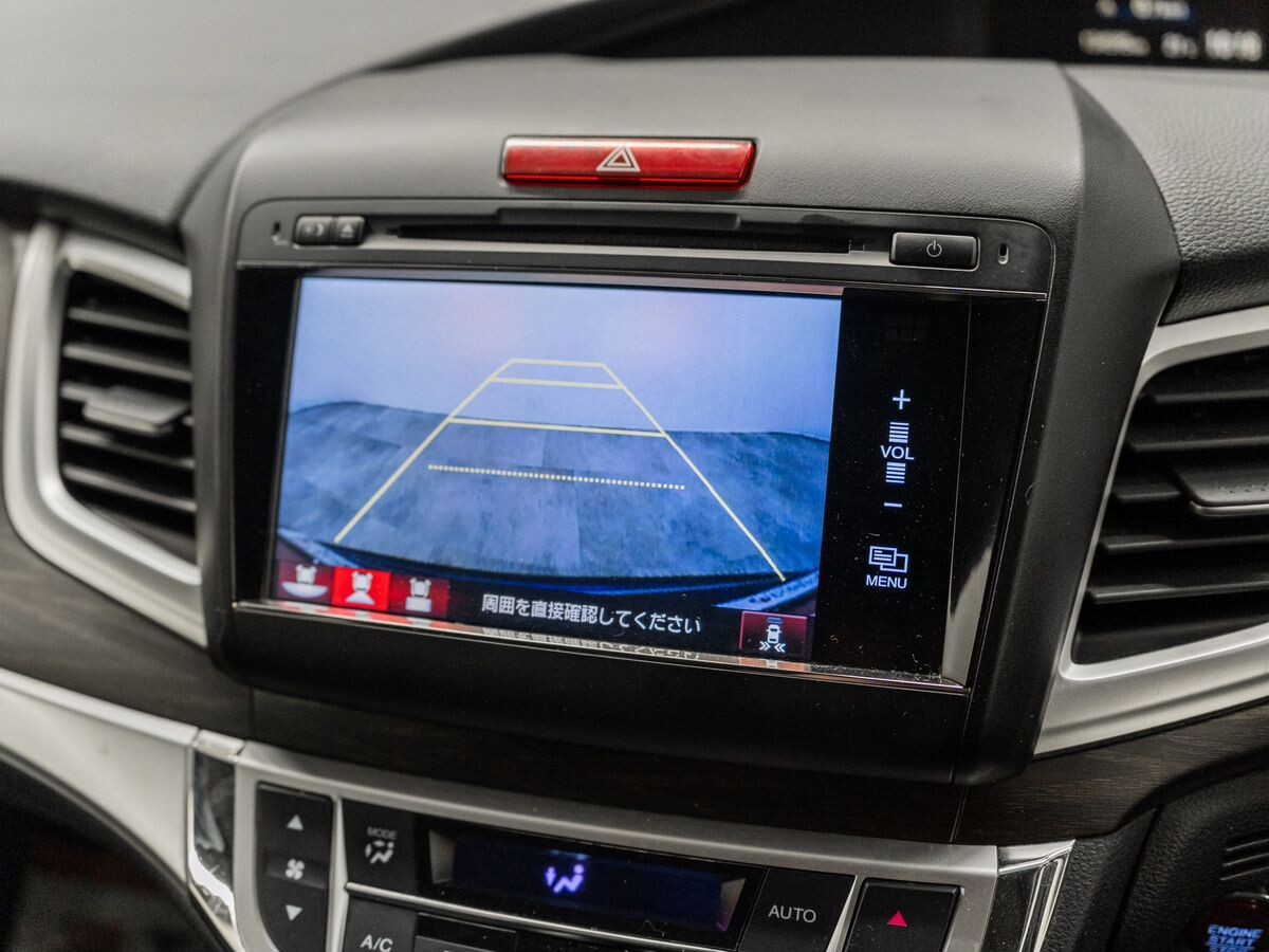 Honda Jade 2015 - фото автомобиля