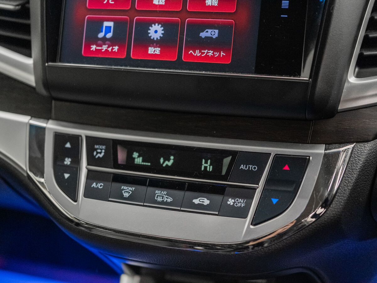 Honda Jade 2015 - фото автомобиля