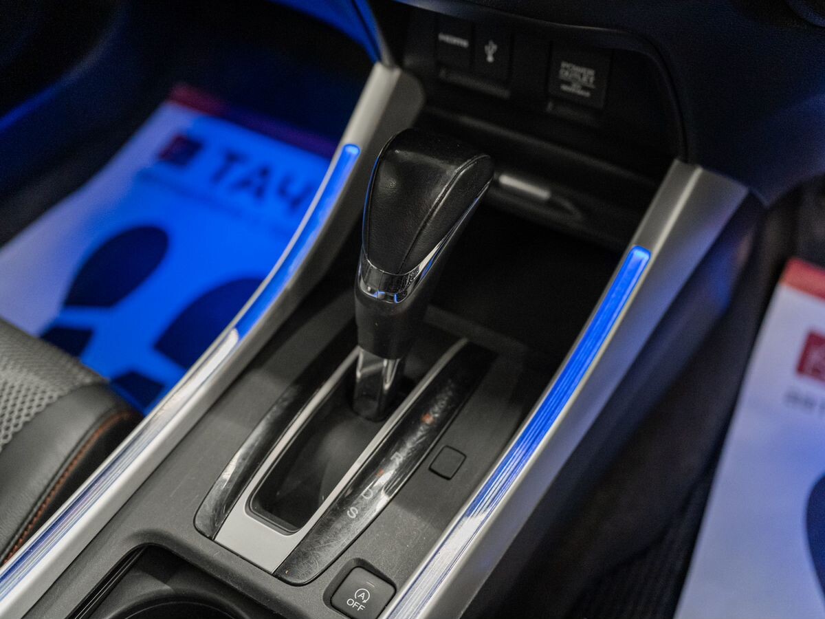 Honda Jade 2015 - фото автомобиля