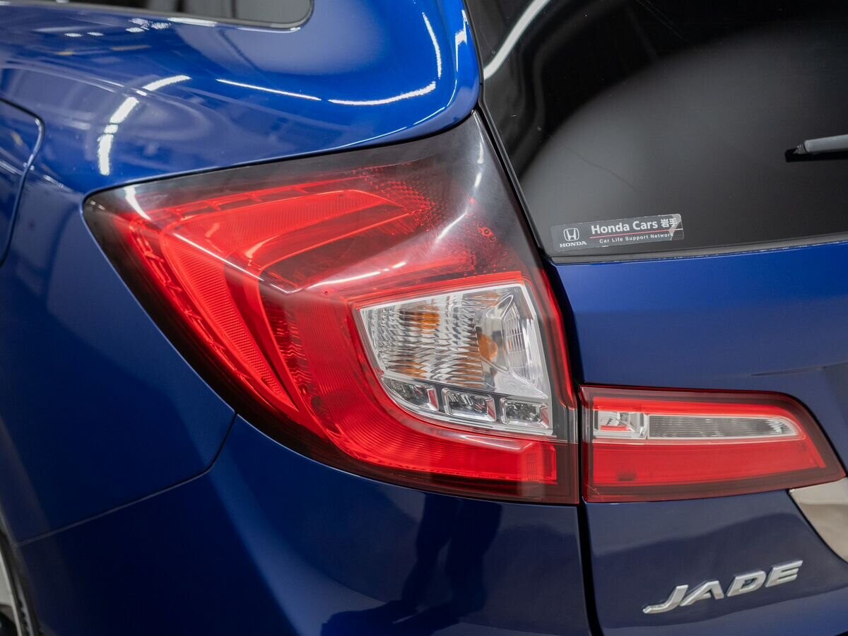 Honda Jade 2015 - фото автомобиля