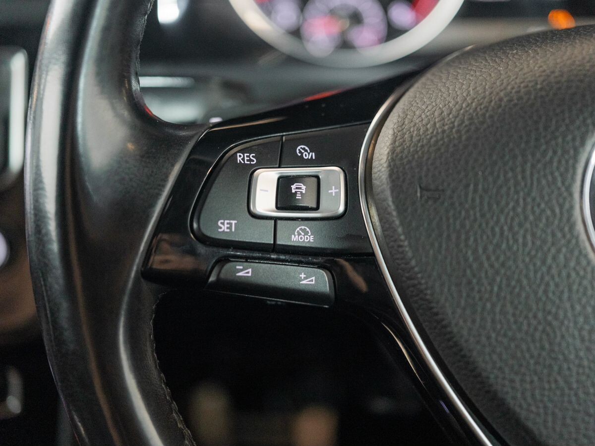 Volkswagen Golf 2013 - фото автомобиля