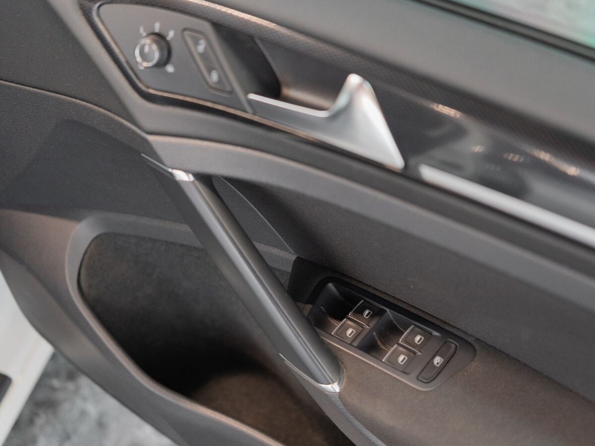 Volkswagen Golf 2013 - фото автомобиля