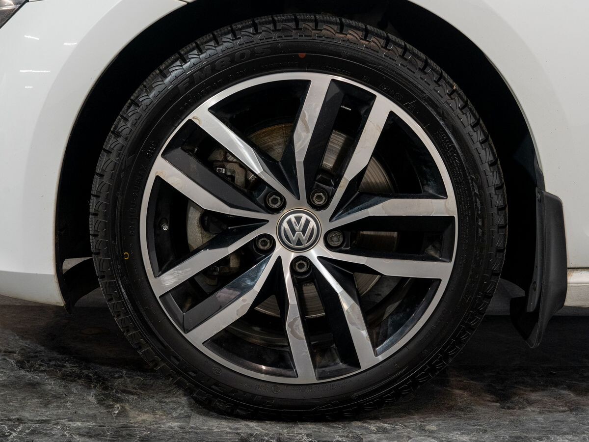 Volkswagen Golf 2013 - фото автомобиля