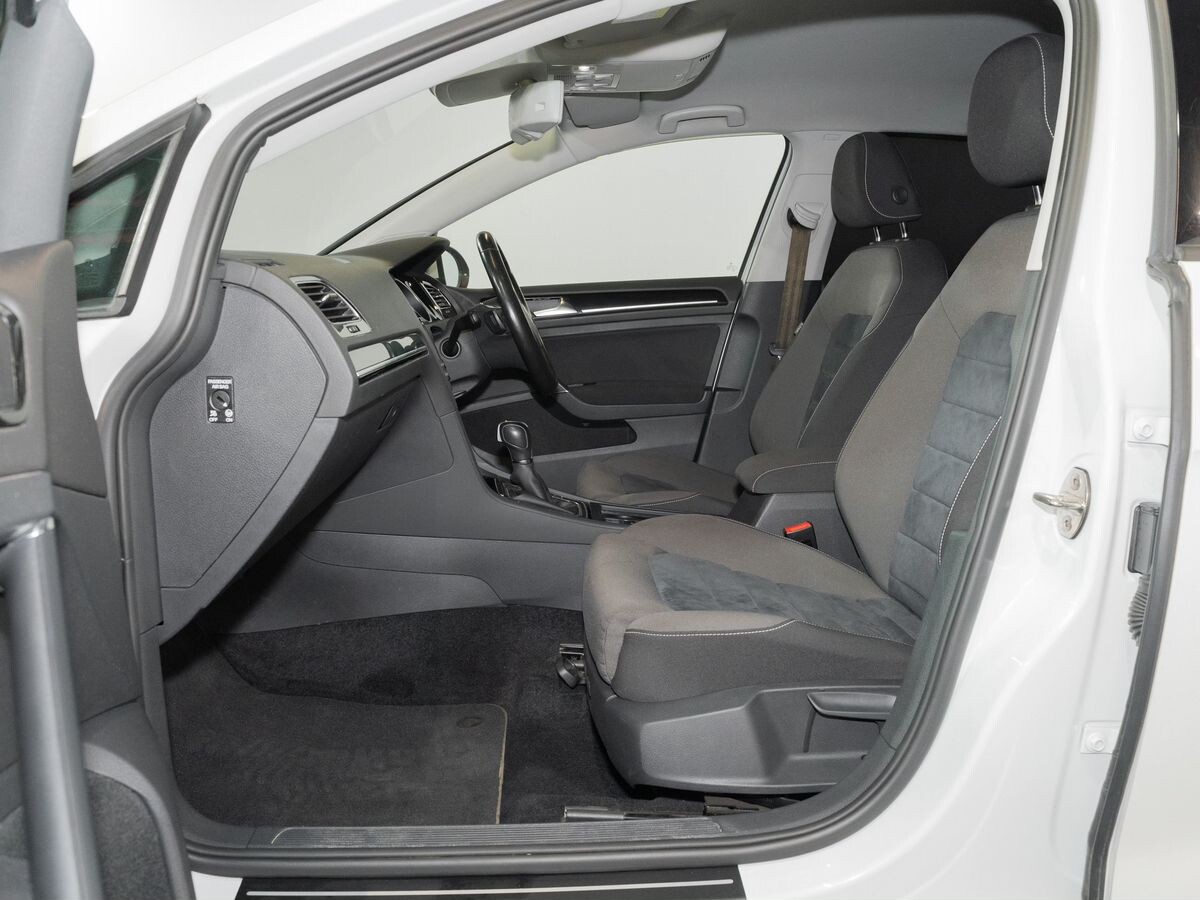 Volkswagen Golf 2013 - фото автомобиля