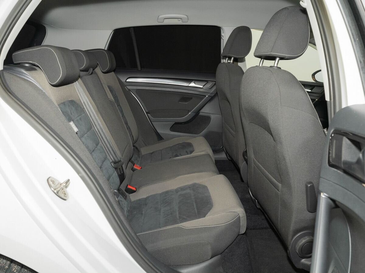 Volkswagen Golf 2013 - фото автомобиля