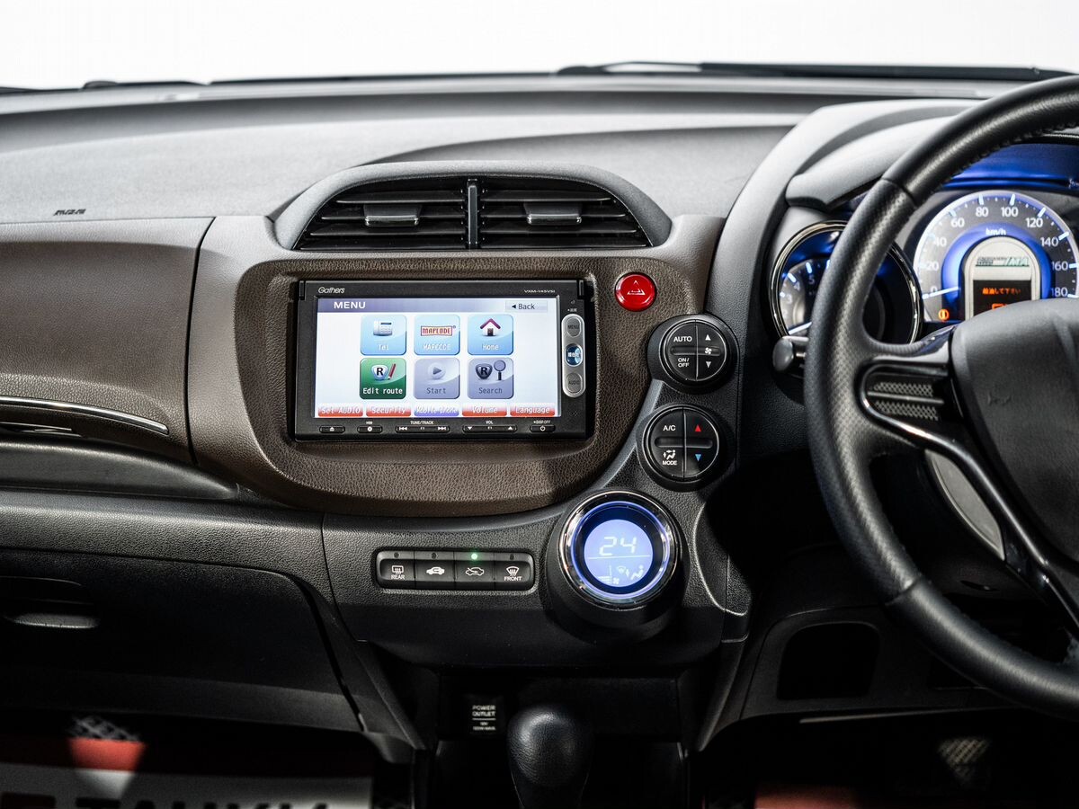 Honda Fit Shuttle 2012 - фото автомобиля