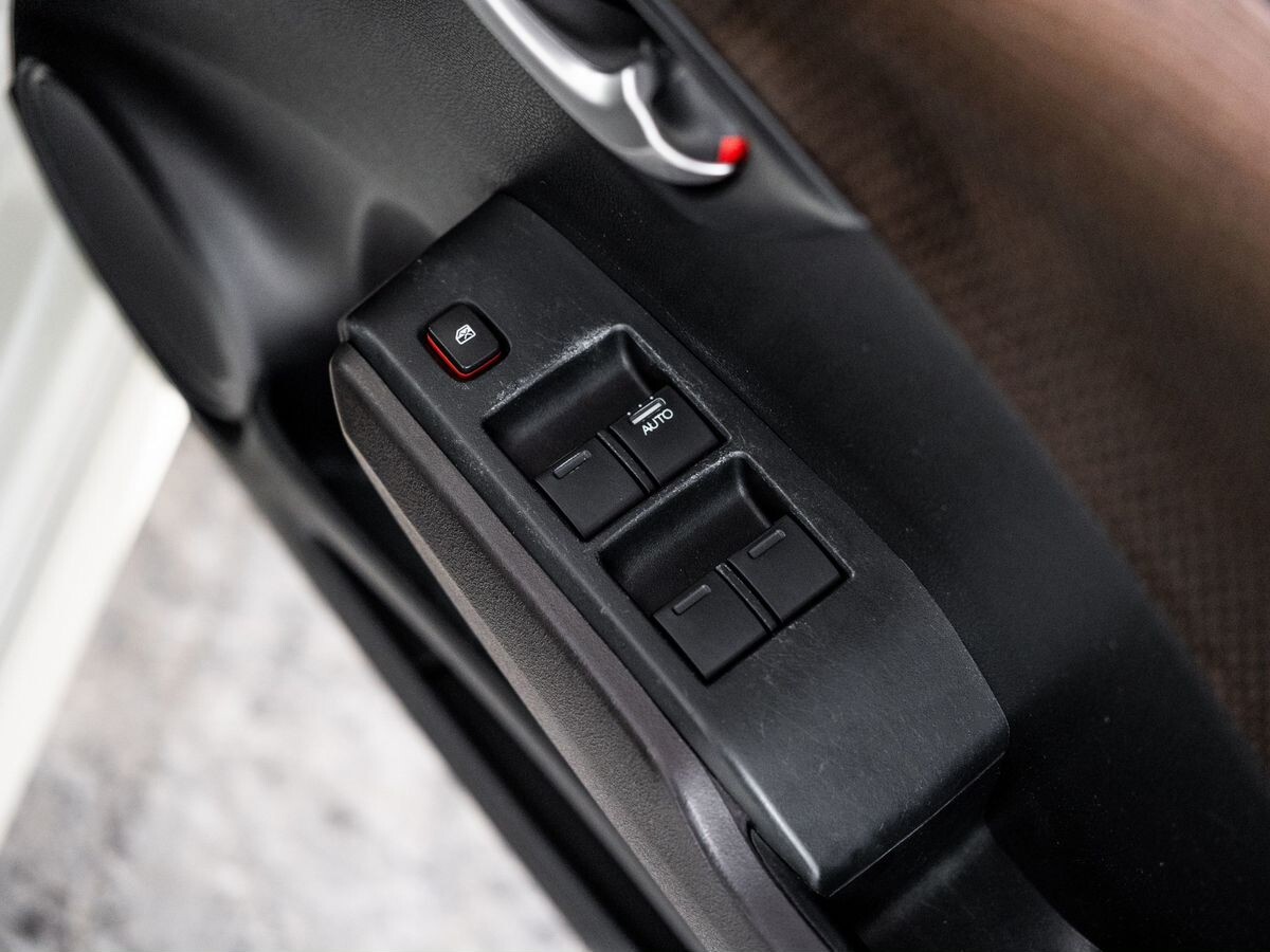 Honda Fit Shuttle 2012 - фото автомобиля