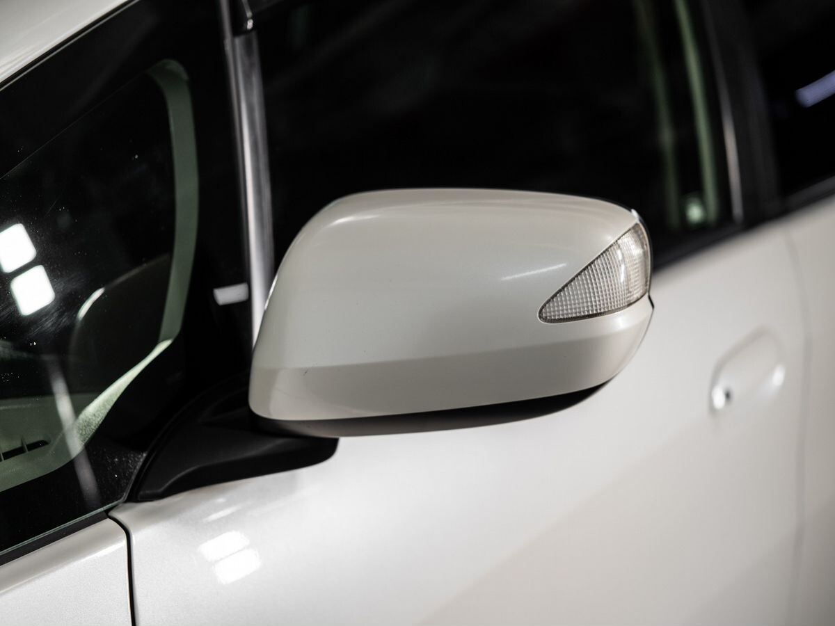 Honda Fit Shuttle 2012 - фото автомобиля