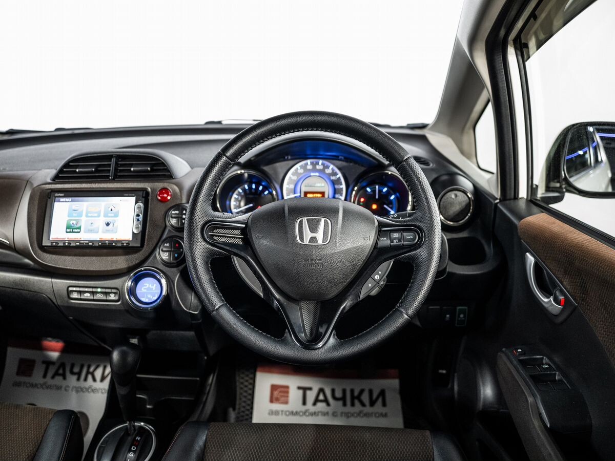 Honda Fit Shuttle 2012 - фото автомобиля
