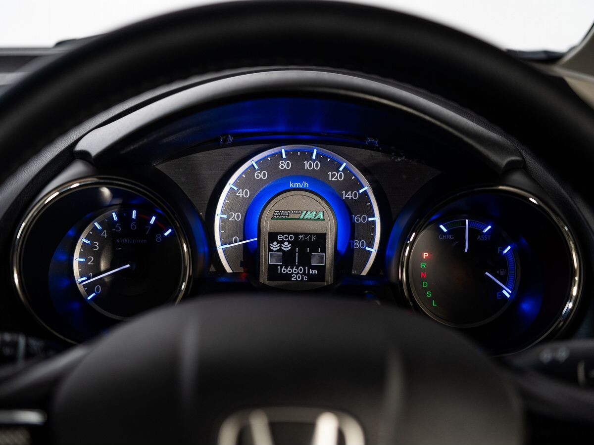 Honda Fit Shuttle 2012 - фото автомобиля