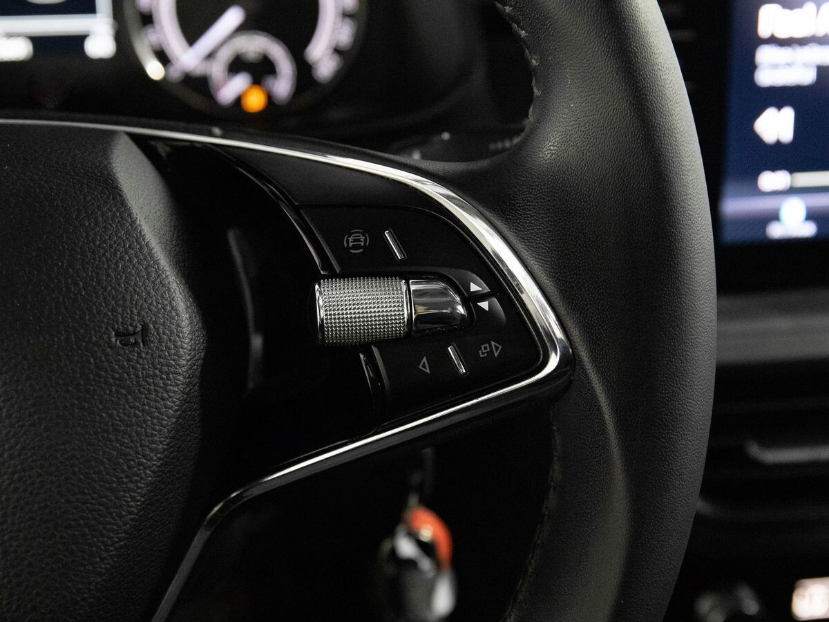 Skoda Rapid 2021 - фото автомобиля