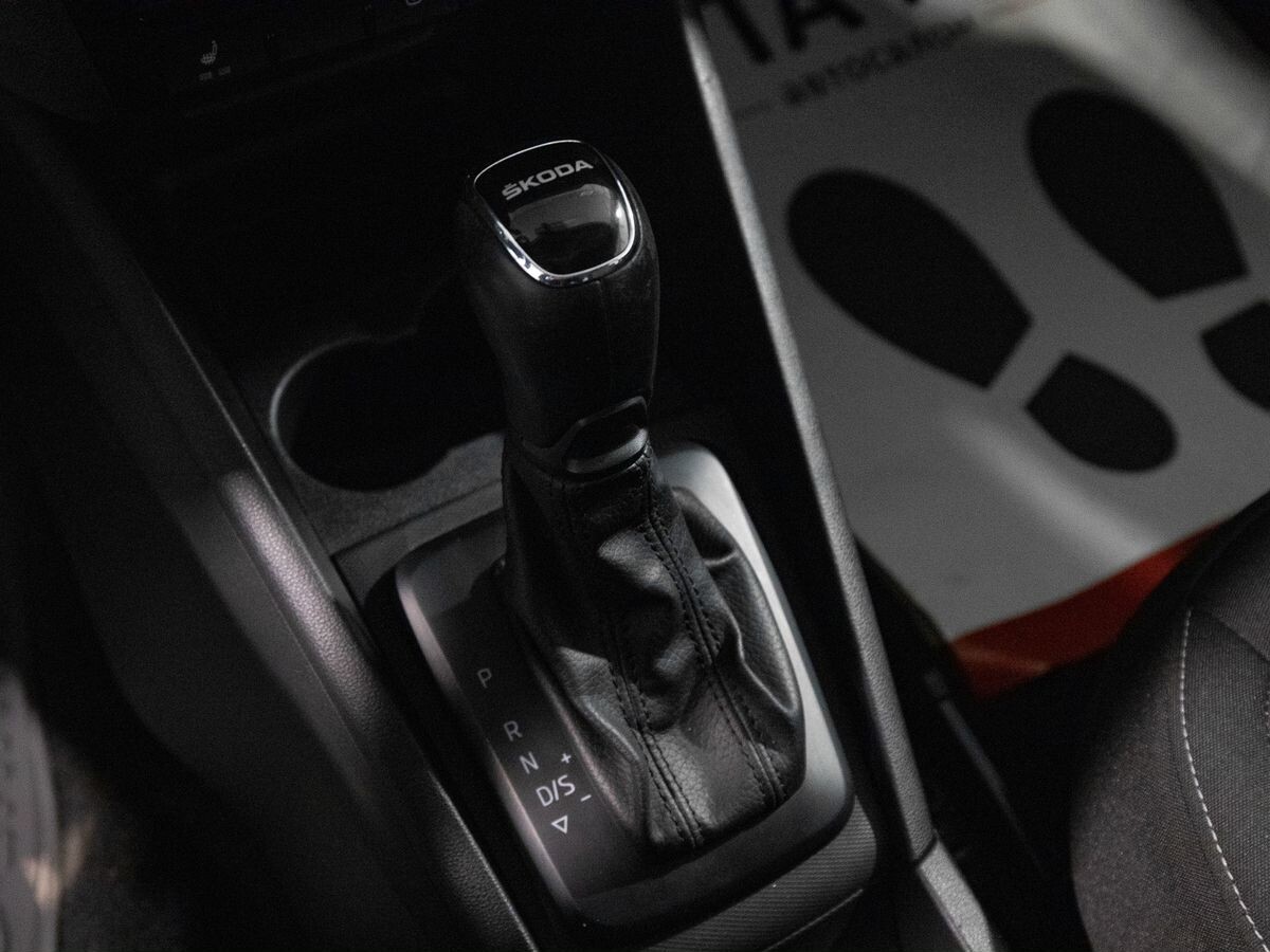 Skoda Rapid 2021 - фото автомобиля