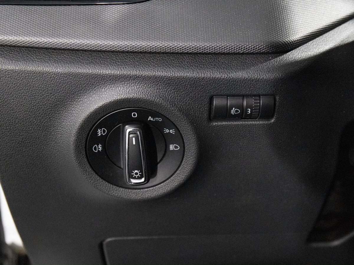 Skoda Rapid 2021 - фото автомобиля