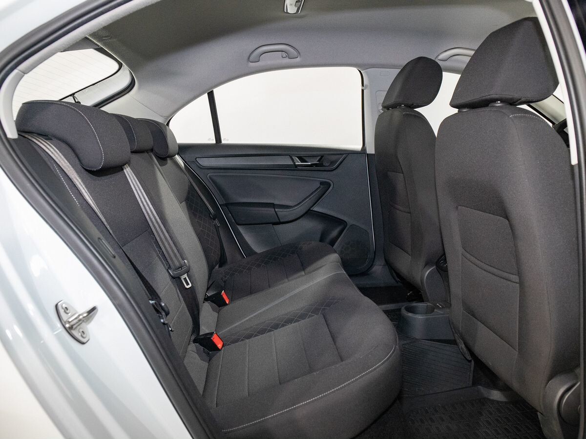 Skoda Rapid 2021 - фото автомобиля