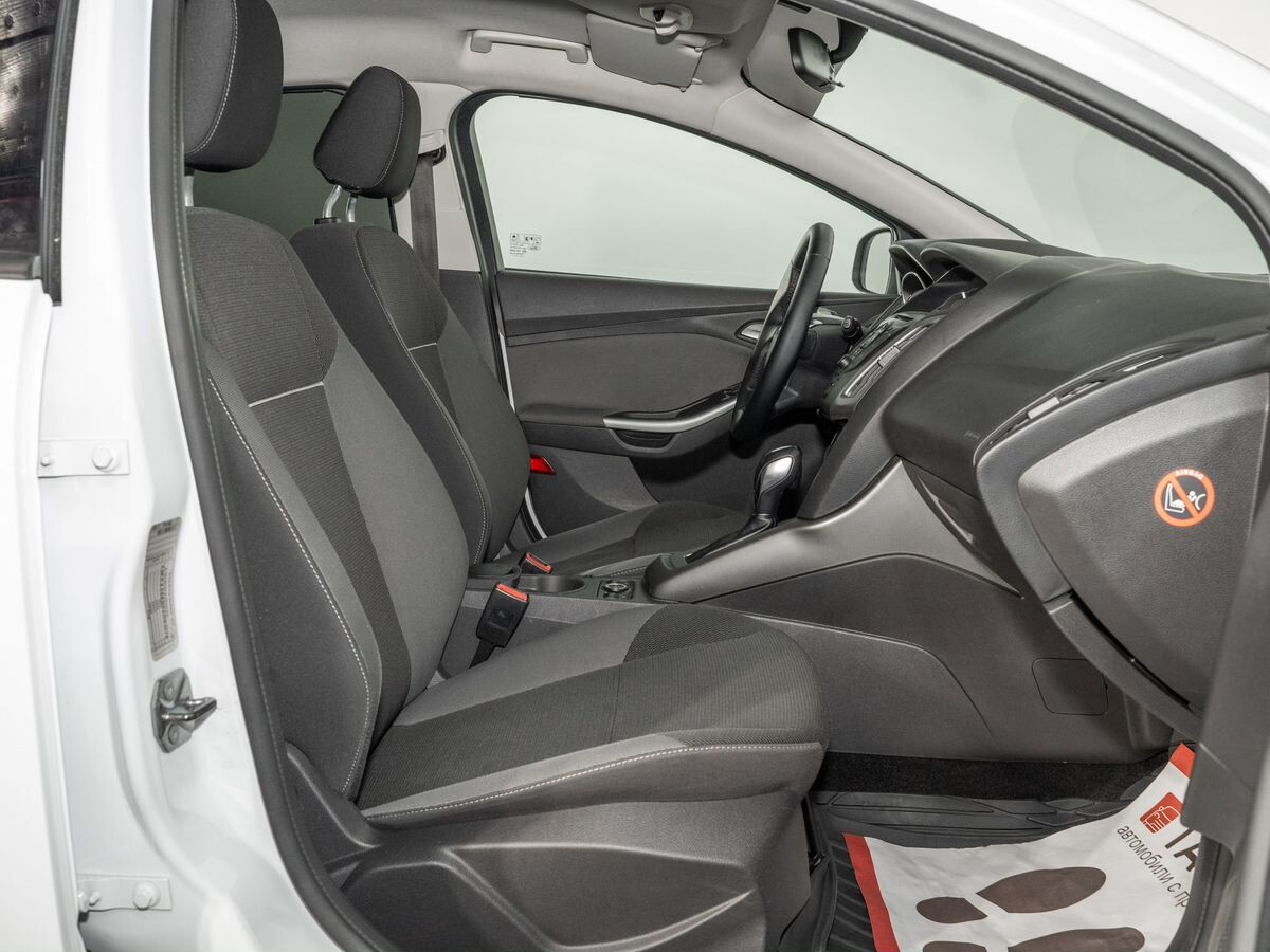 Ford Focus 2014 - фото автомобиля