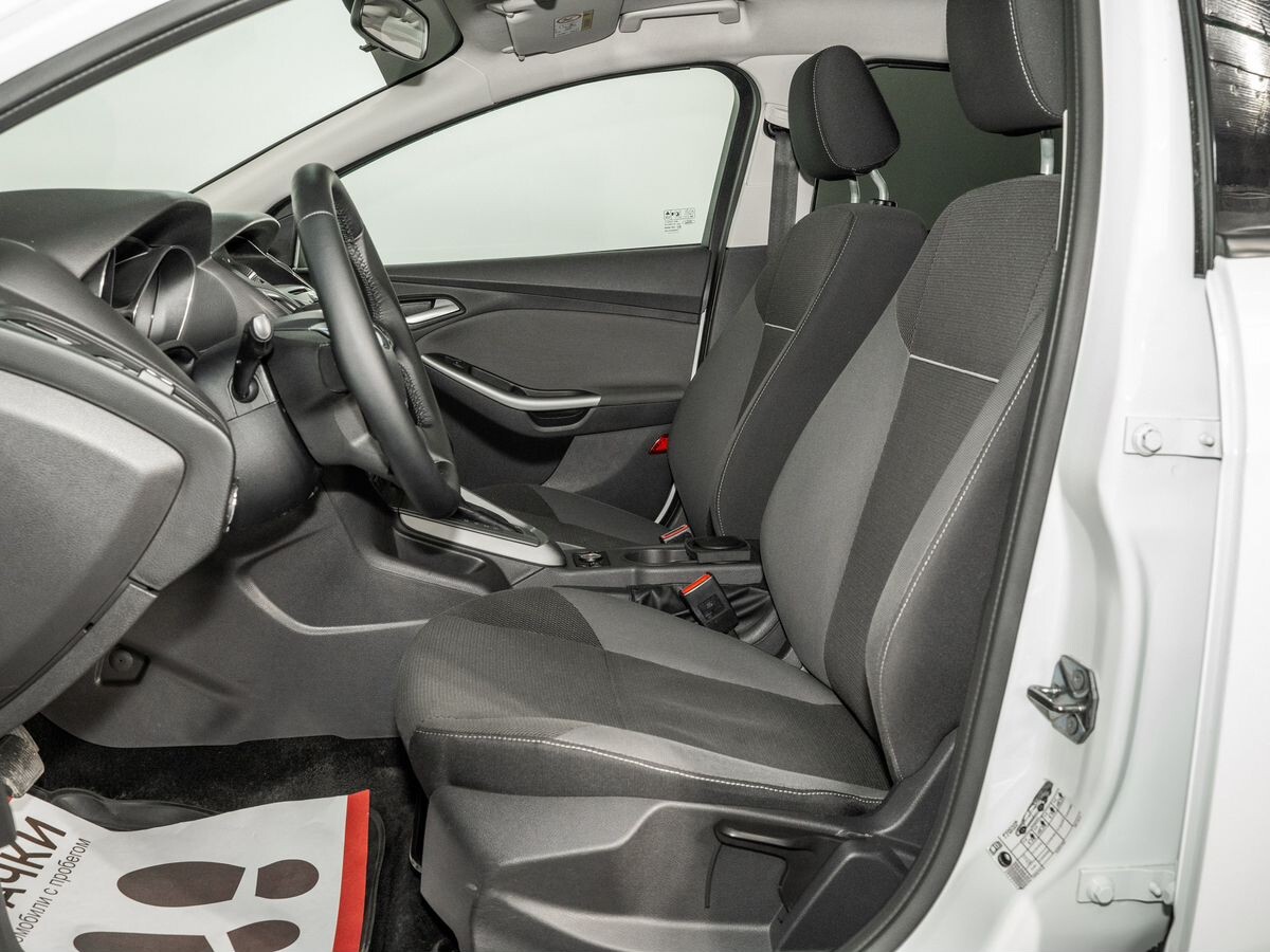 Ford Focus 2014 - фото автомобиля