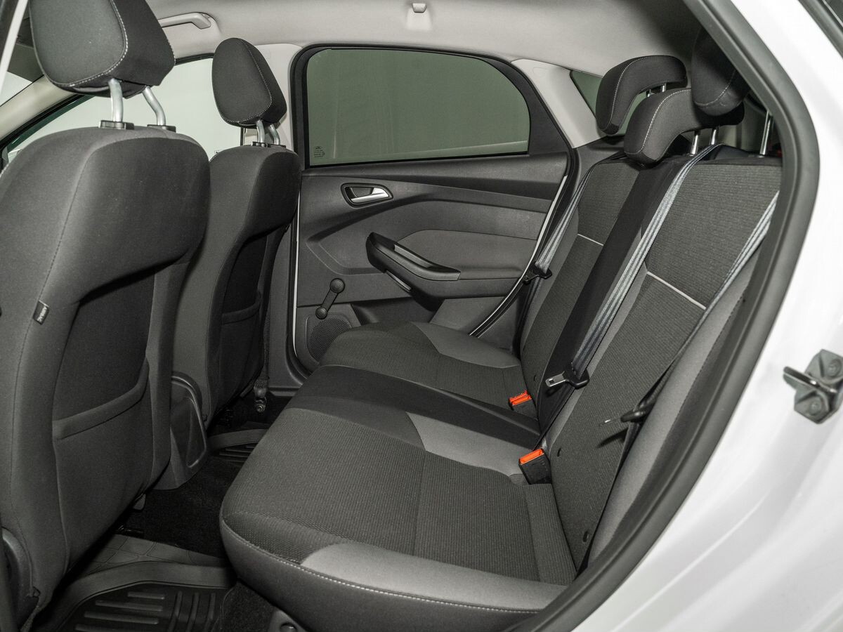 Ford Focus 2014 - фото автомобиля