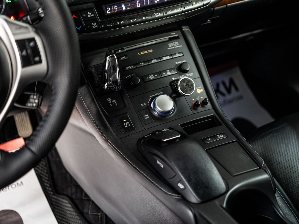 Lexus CT 2011 - фото автомобиля