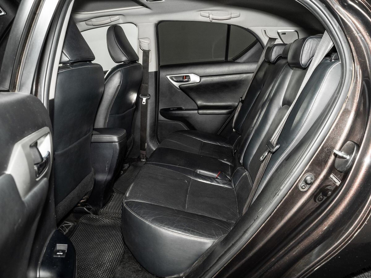 Lexus CT 2011 - фото автомобиля