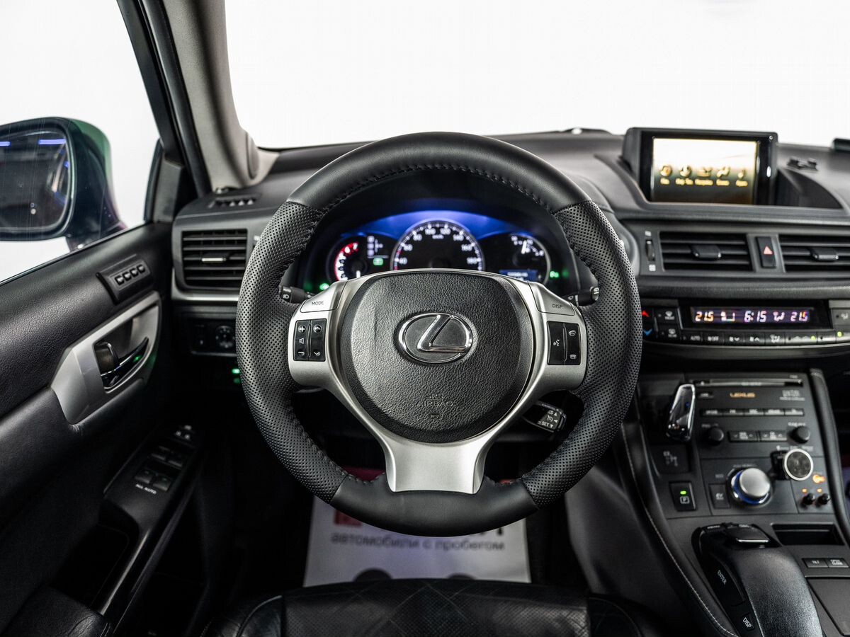 Lexus CT 2011 - фото автомобиля
