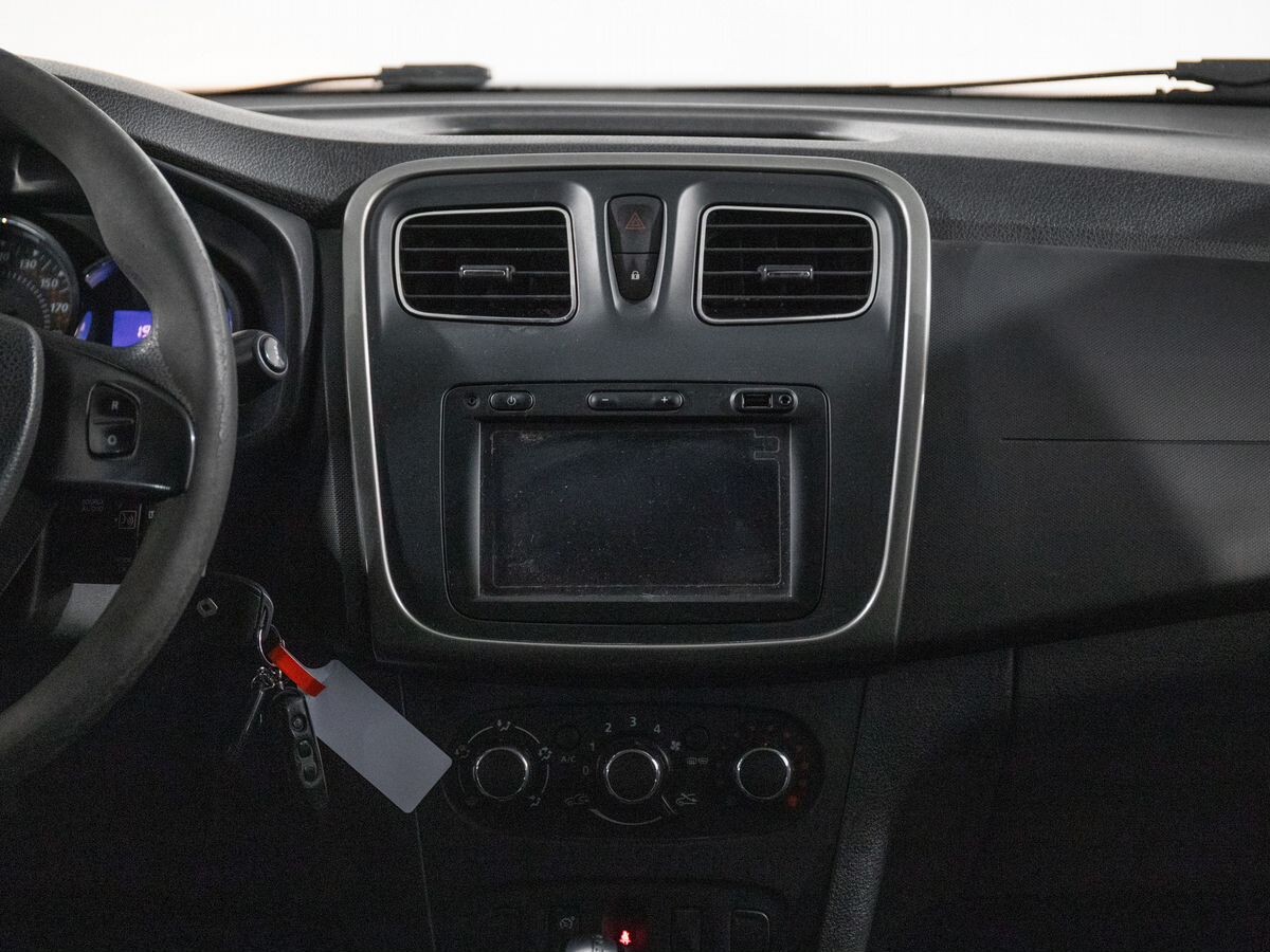 Renault Sandero 2017 - фото автомобиля