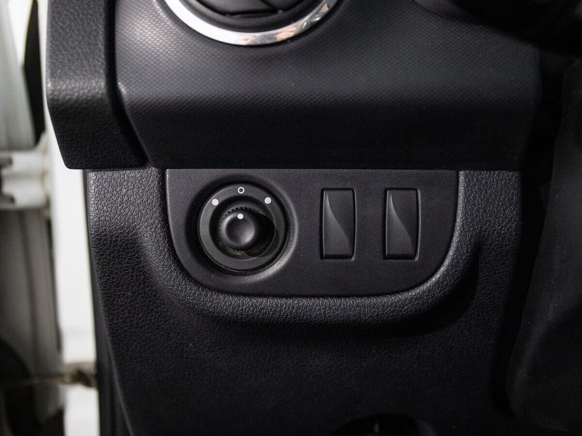 Renault Sandero 2017 - фото автомобиля