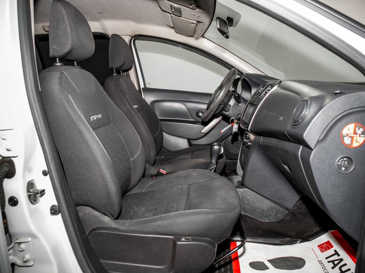 Renault Sandero 2017 - фото автомобиля