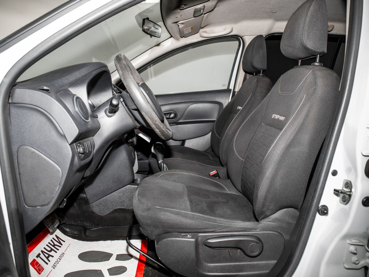 Renault Sandero 2017 - фото автомобиля