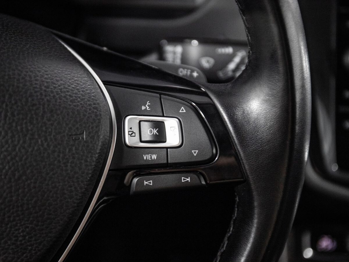 Volkswagen Tiguan 2020 - фото автомобиля