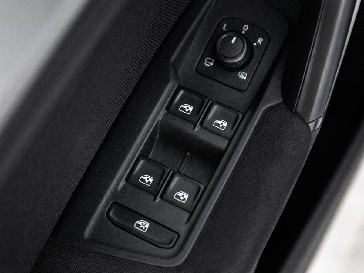 Volkswagen Tiguan 2020 - фото автомобиля