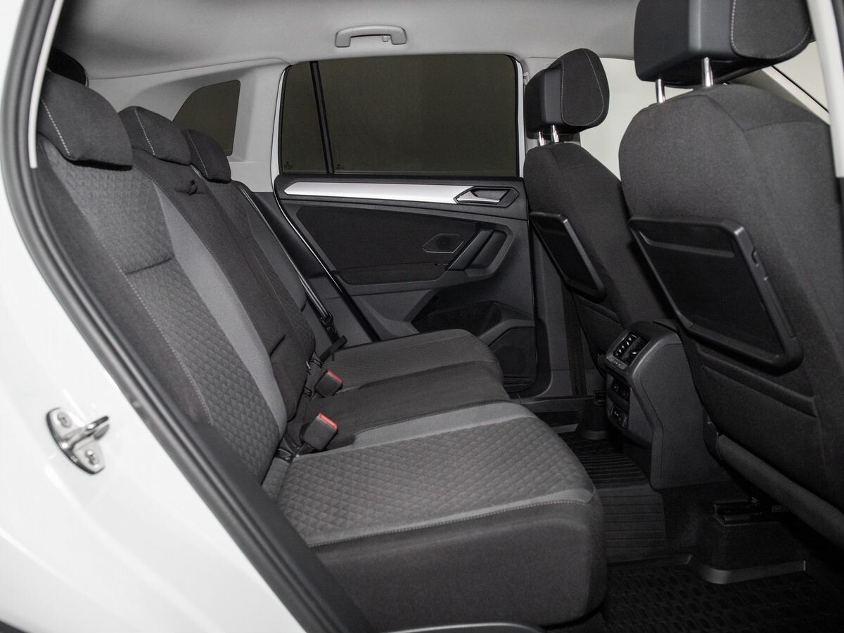 Volkswagen Tiguan 2020 - фото автомобиля