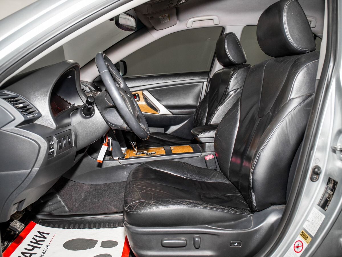 Toyota Camry 2007 - фото автомобиля