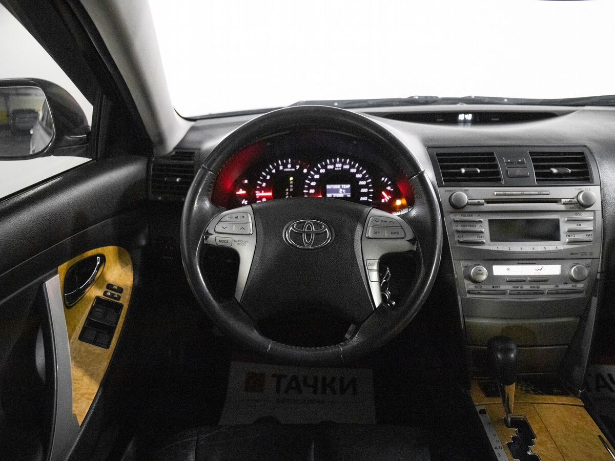 Toyota Camry 2007 - фото автомобиля