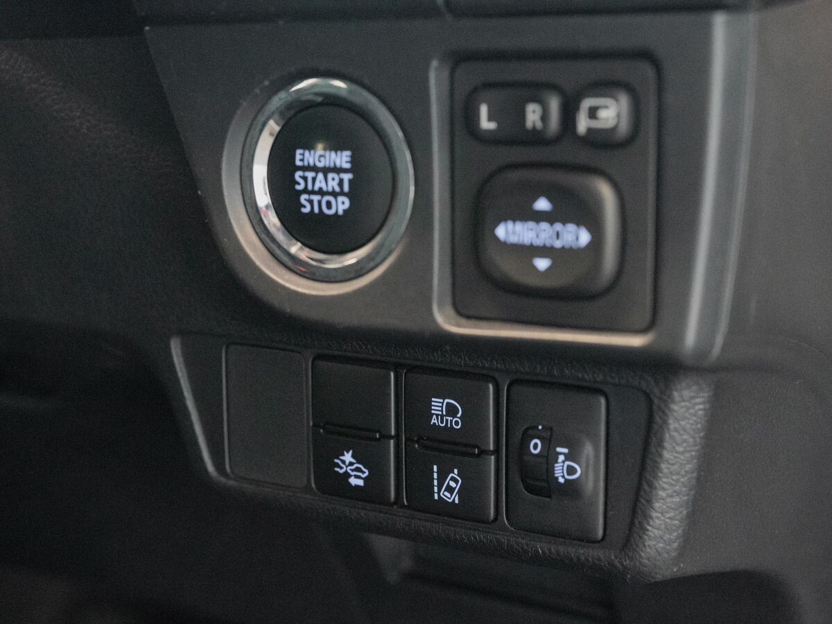 Toyota Corolla 2020 - фото автомобиля