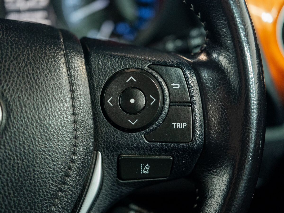 Toyota Auris 2015 - фото автомобиля