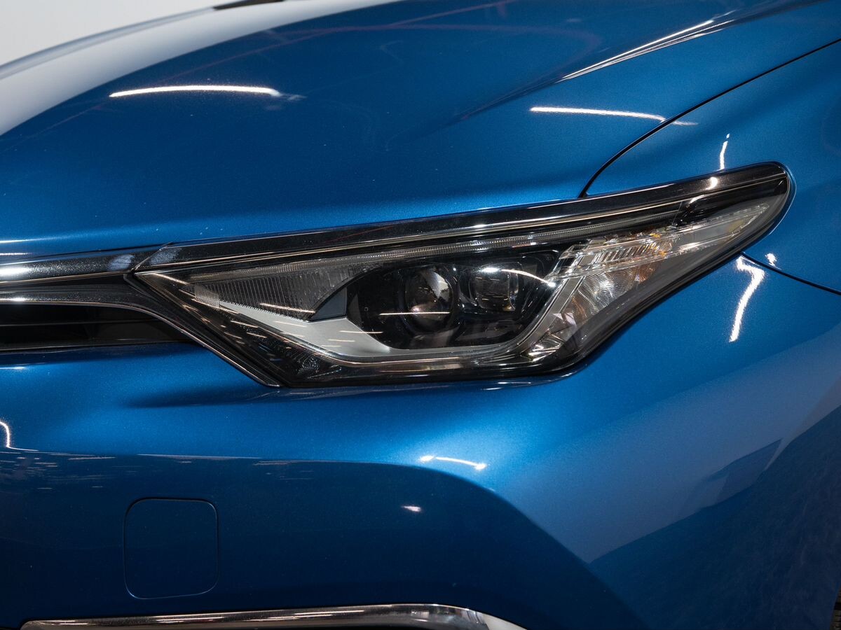 Toyota Auris 2015 - фото автомобиля