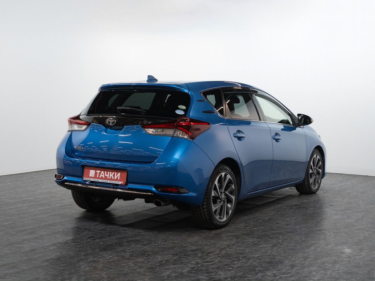 Toyota Auris 2015 - фото автомобиля