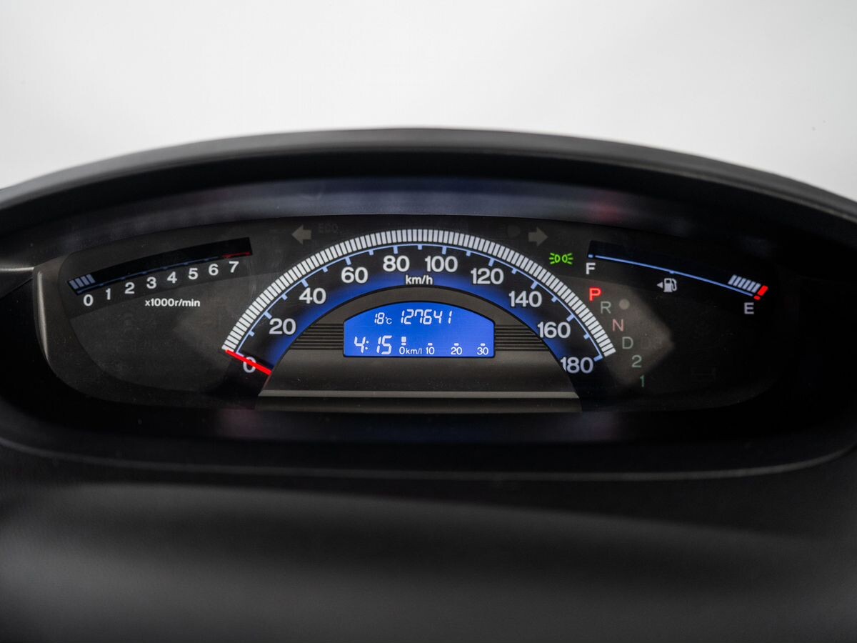 Honda Freed 2012 - фото автомобиля