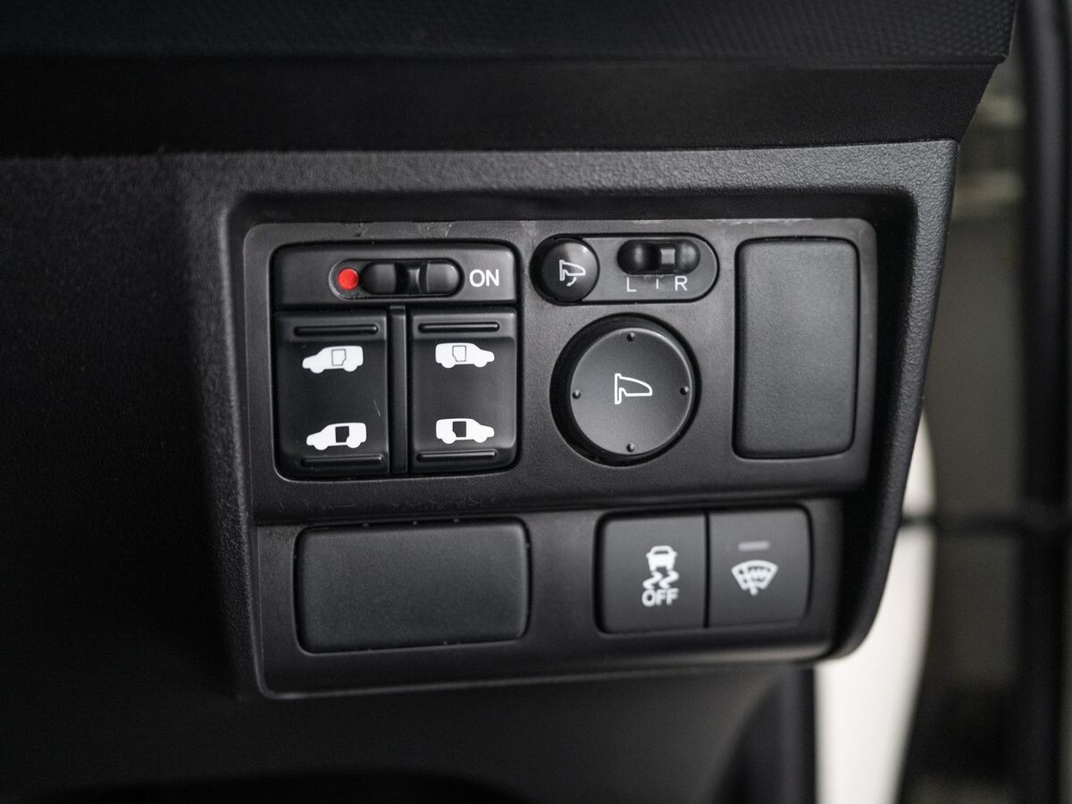 Honda Freed 2012 - фото автомобиля