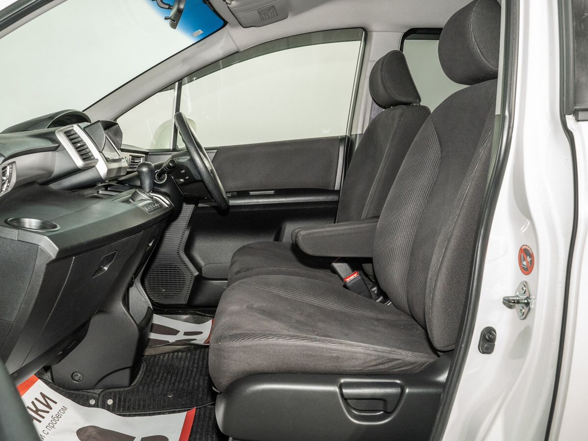Honda Freed 2012 - фото автомобиля