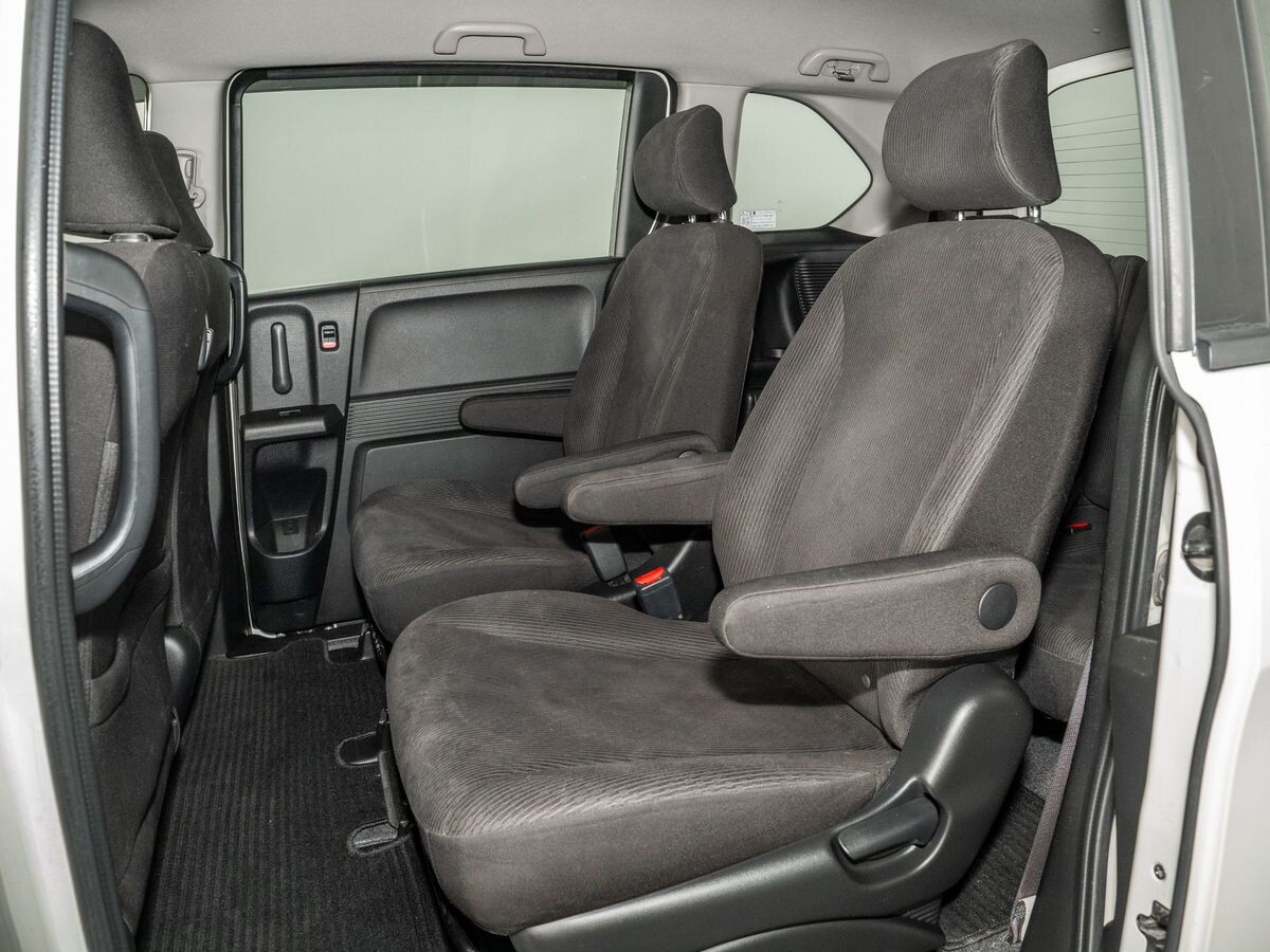 Honda Freed 2012 - фото автомобиля