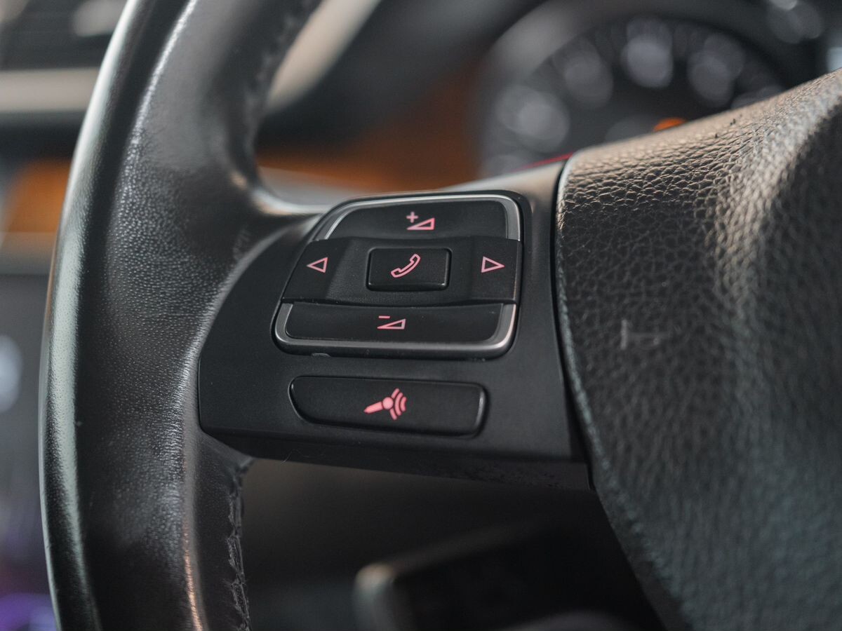 Volkswagen Passat 2013 - фото автомобиля