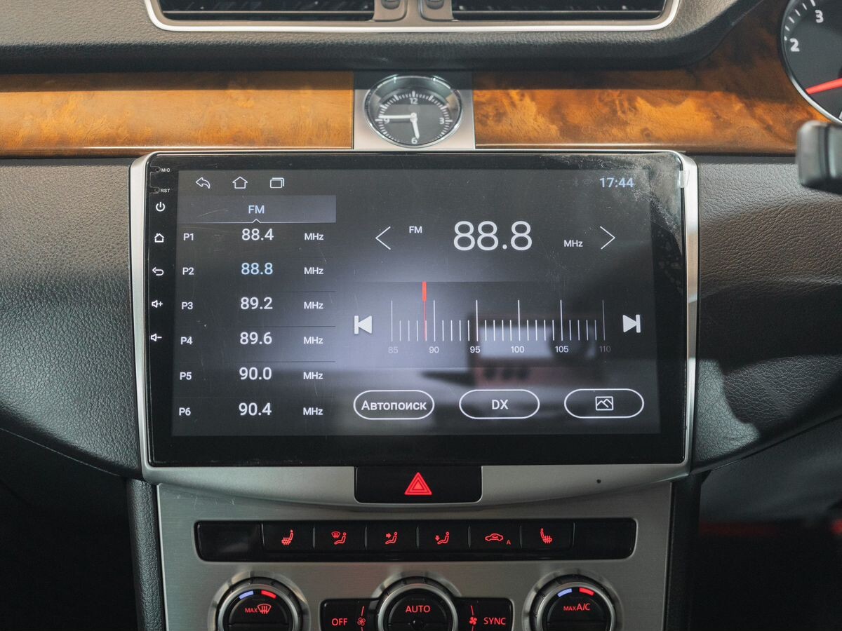 Volkswagen Passat 2013 - фото автомобиля