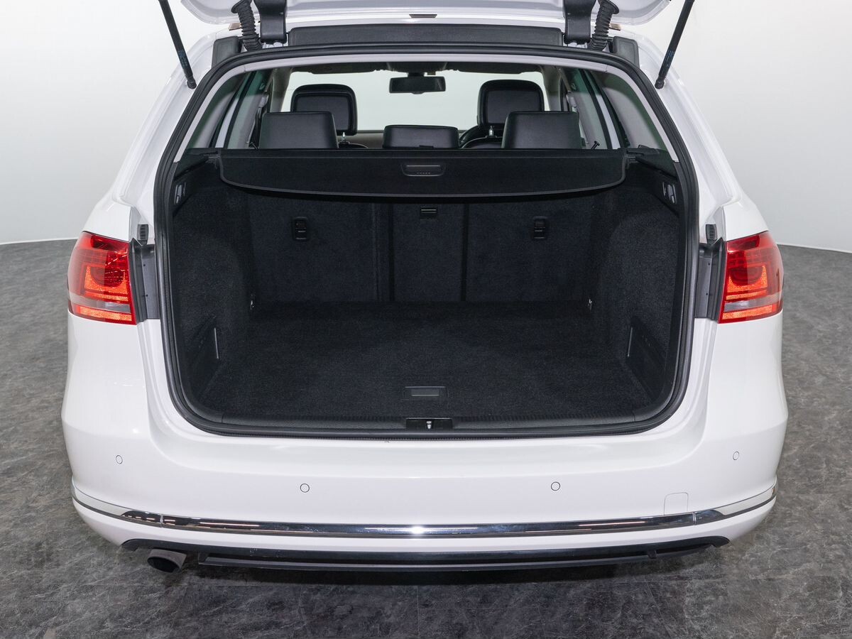 Volkswagen Passat 2013 - фото автомобиля