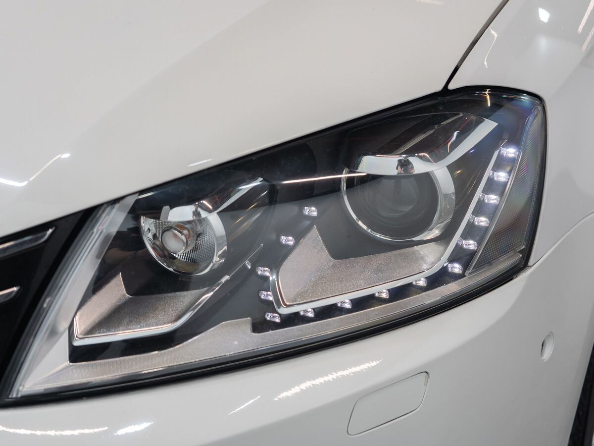 Volkswagen Passat 2013 - фото автомобиля